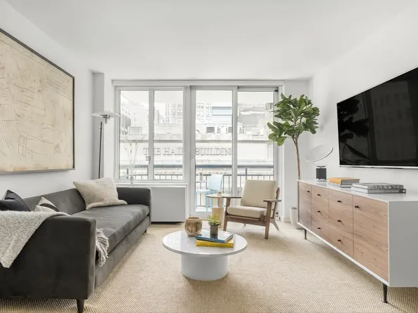 70 West 37th Street image 1 of 28