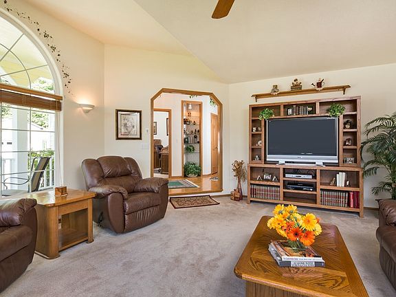 5th image of 1706 105th Ln SE