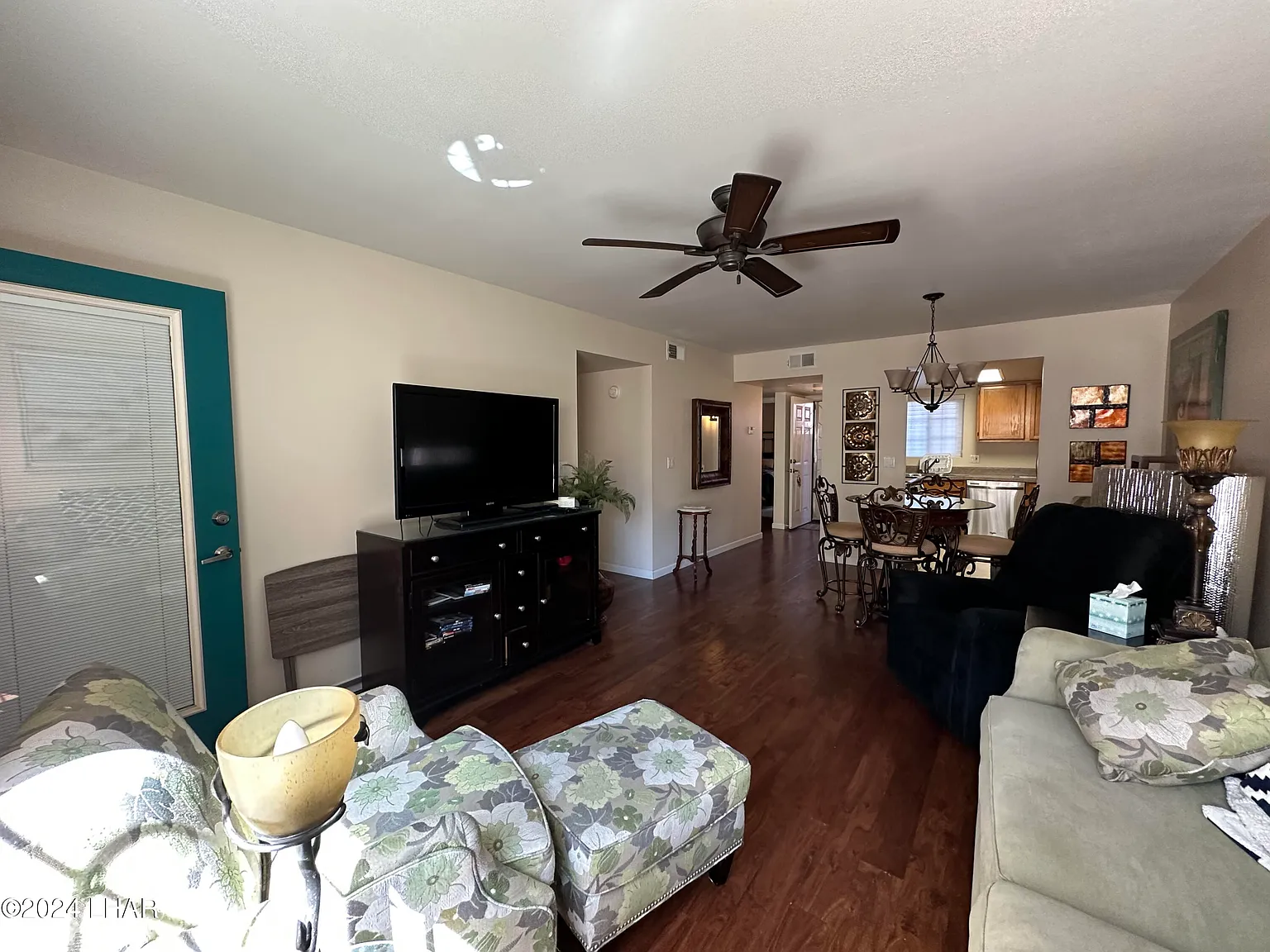 2 bed, 2.0 bath, 915 sqft, $1,600 — Photo 1