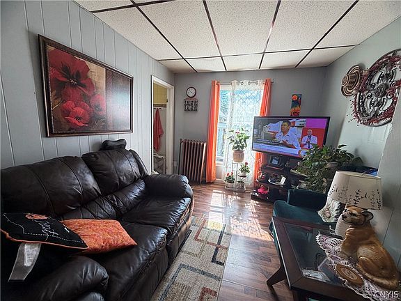 2nd image of 411 James St