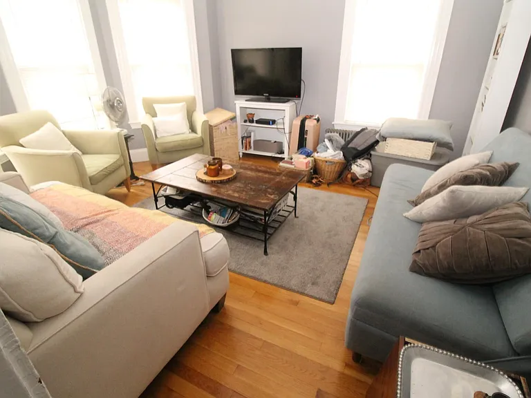 35 Raymond St — Photo 8