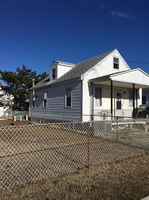 2nd image of 213 W 26th Ave
