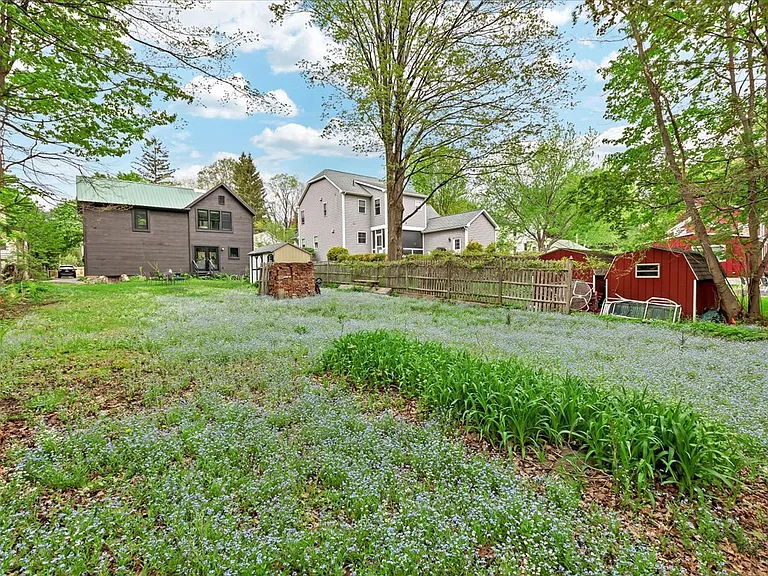 116 Catherine St — Photo 47