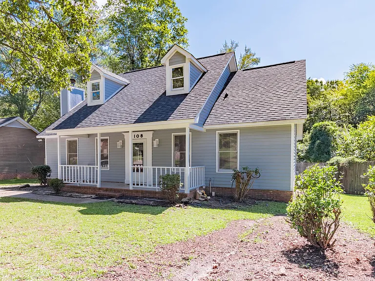 108 Dutch Dr — Photo 3