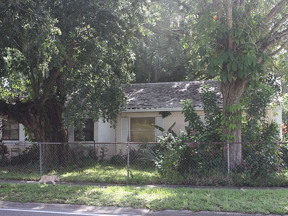 3rd image of 123 N Dixie Ave