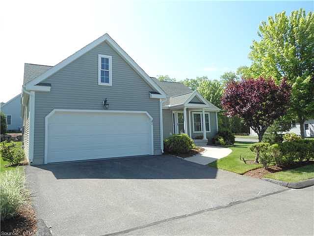 2nd image of 12 Compass Ct