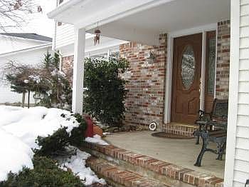 2nd image of 17 Hixon Dr