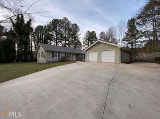 5320 Raintree Cir, Oakwood, GA 30566