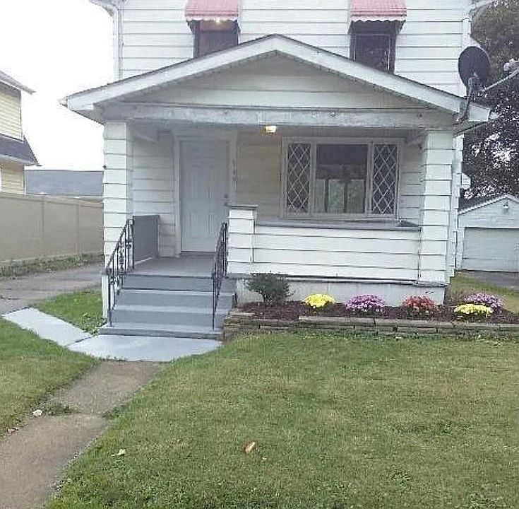 Front of 349 Buckingham St