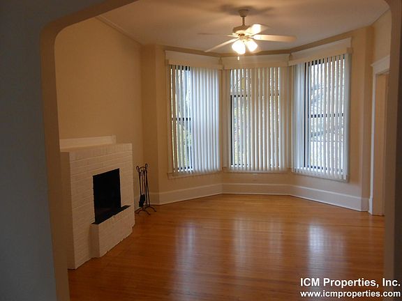 3rd image of 3525 N Wilton Ave APT 3FR