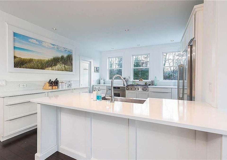 1st image of 7 Tiffany Ln
