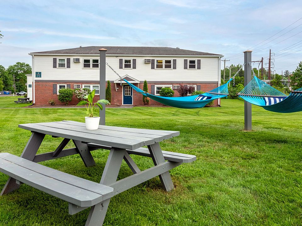 Take a break between studies to soak up the sun and relax in our hammock garden at Aspen Chase. This peaceful oasis is the perfect place to escape the hustle and bustle of campus life.