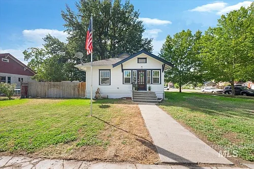 1704 Blaine St Photo 1