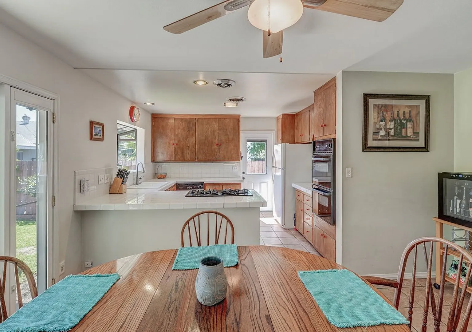 House for Rent- 4 bedrooms 2 baths, within walking distance of UC Riverside — Photo 3