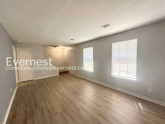 1533 Northcut Ct — Photo 8