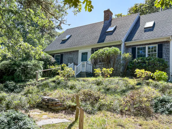 47 Willow Tree Holw, West Tisbury, MA 02575