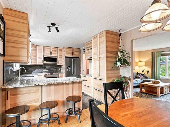 5th image of 110 N Becker Cres