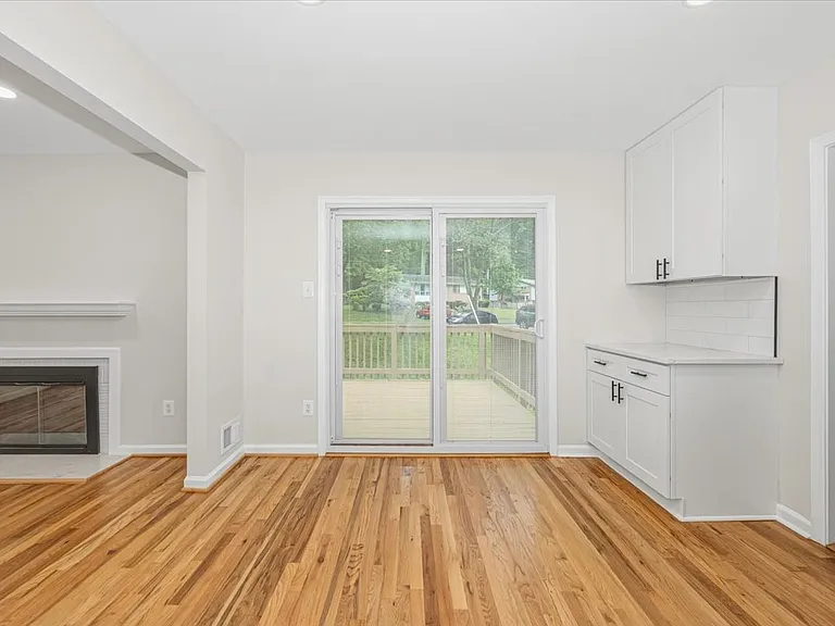 8624 Parliament Dr — Photo 18