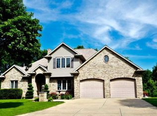 2063 Swanstone Cir, De Pere, WI 54115