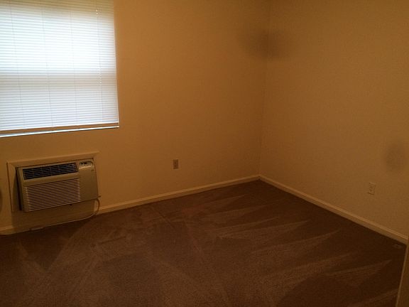 5th image of 421 Gibson Ln APT 22