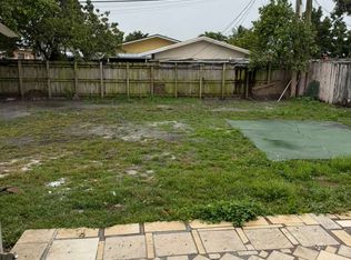 418 SE 1st St #2, Hialeah, FL 33010