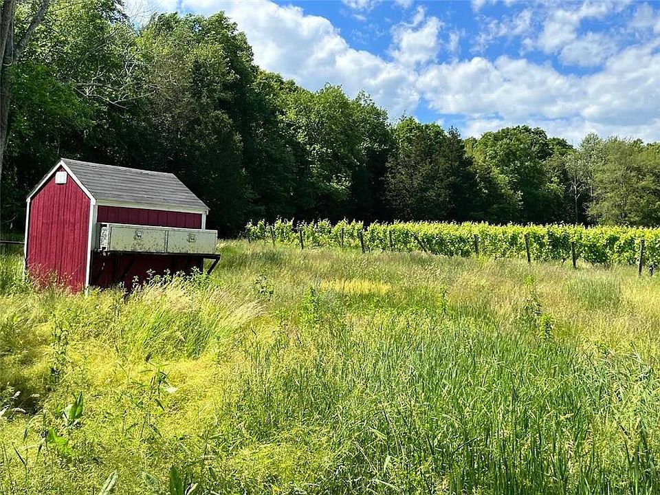 635 Main St, Hope Valley, RI 02832 Zillow