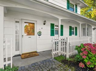 16 Crest View Dr, Rochester, NY 14625