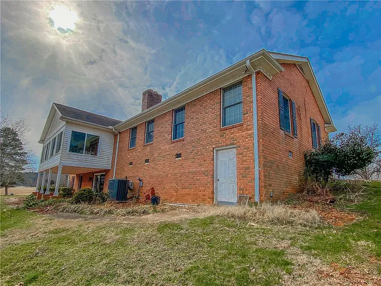 255 Starritt Ln — Photo 5