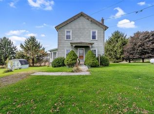 7313 Cross Lake Rd, Memphis, NY 13112