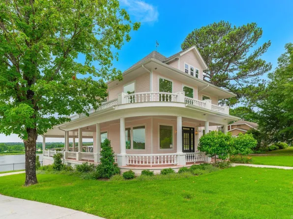 601 W River St, Ozark, AR 72949