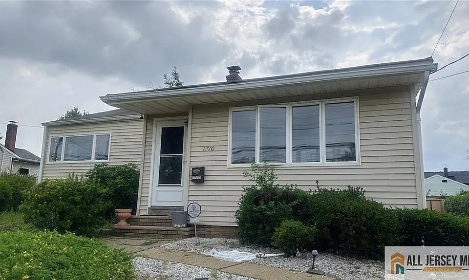 1710 Lincoln Hwy