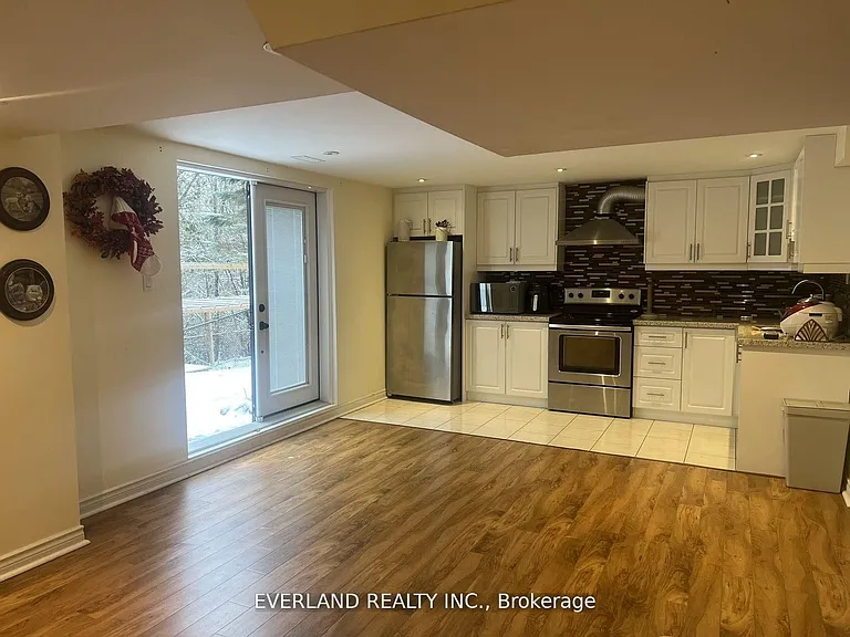 41 Heatherwood Cres #BASEMENT — Photo 2