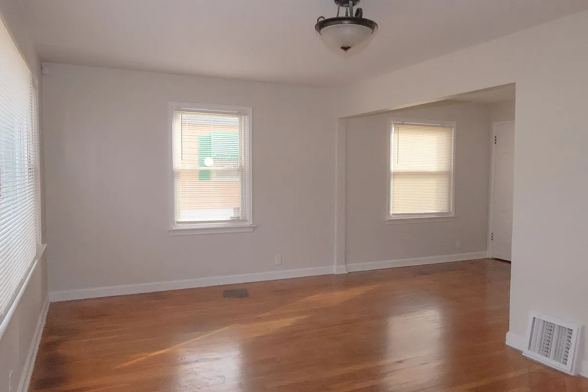 Building Photo - 10131 Cabot Dr