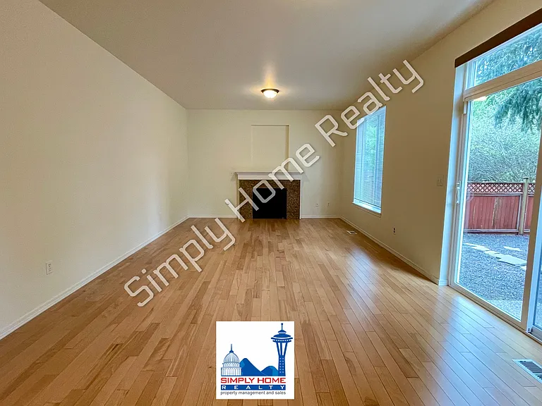 6546 36th Ln SE — Photo 2