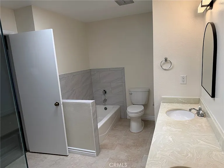 25311 Hillary Ln — Photo 11