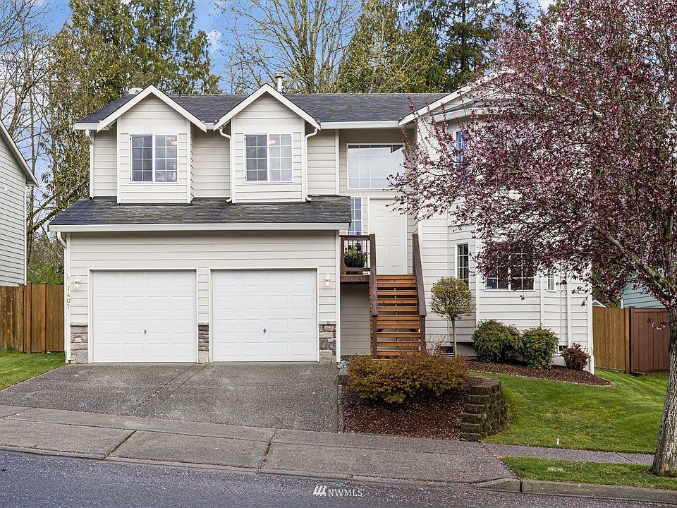 Well maintained home and exterior.