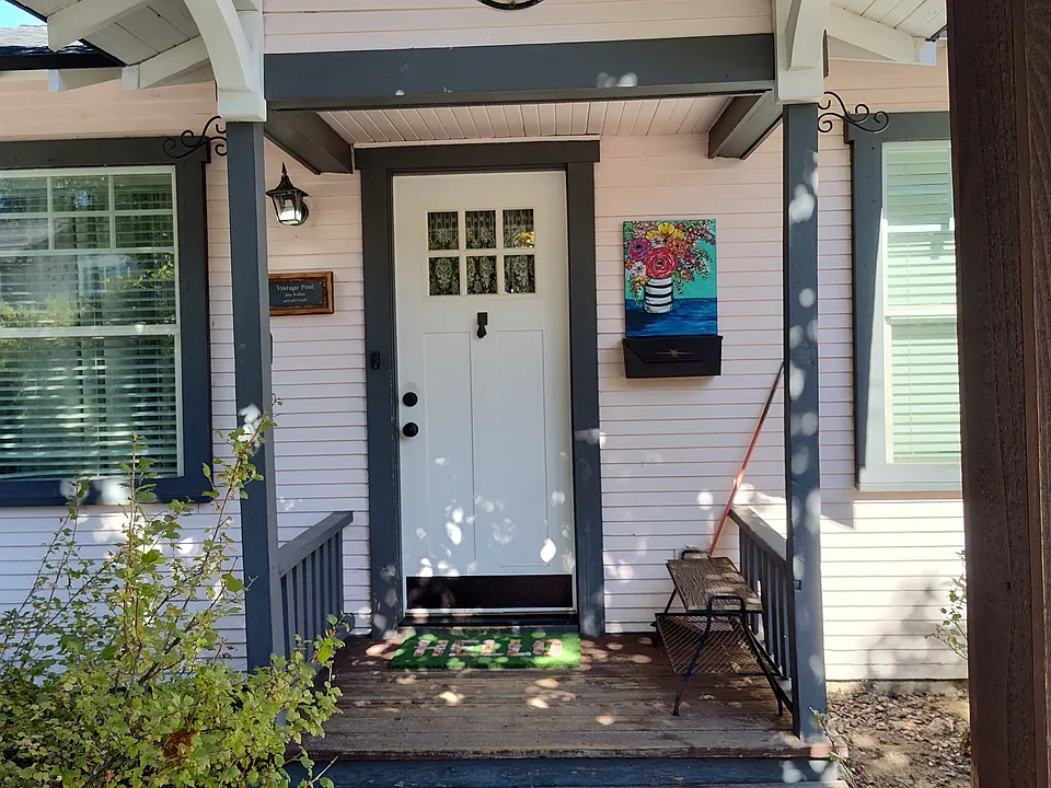 218 NW Portland Ave