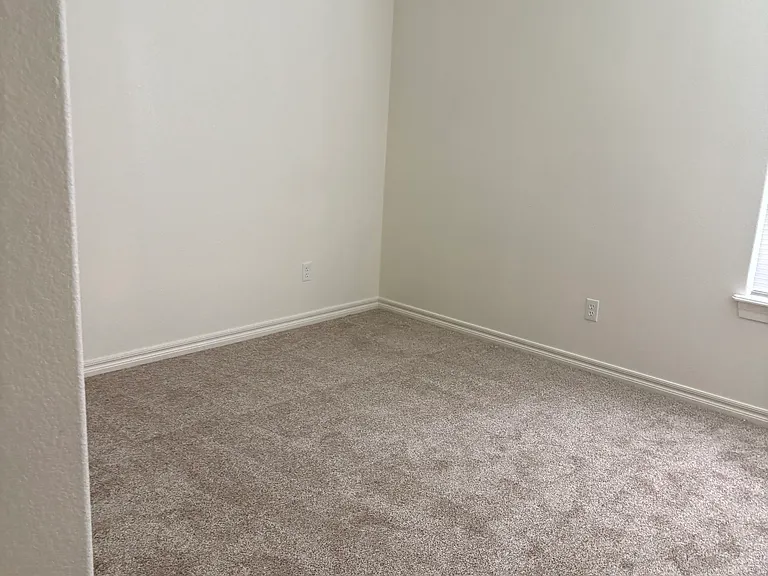 2502 Hunters Ct — Photo 5
