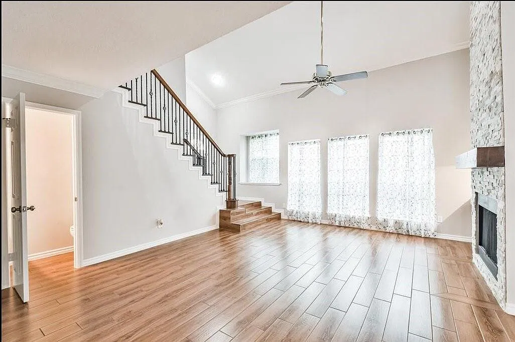4 bed, 2.5 bath, 2057 sqft, $2,700 — Photo 4