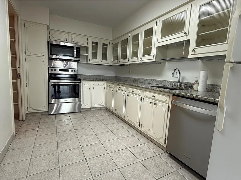 2200 Willowick Rd #11B — Photo 8