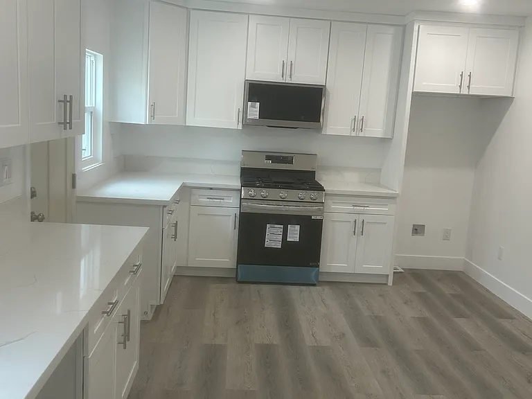 2826 Buckingham Rd #2828 — Photo 16