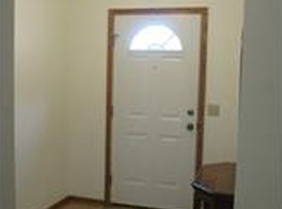 7673 Homestead Cir, North Royalton, OH