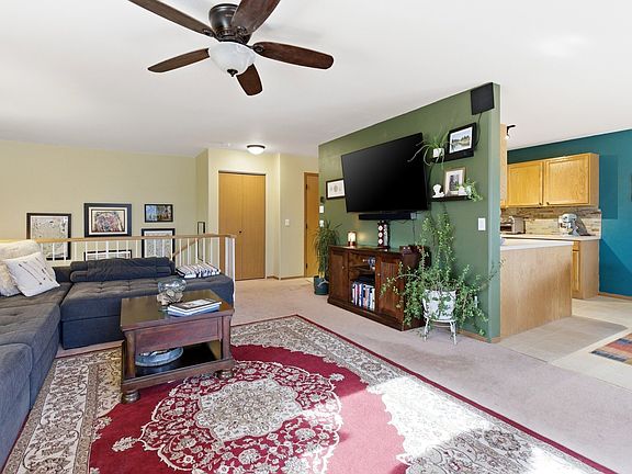 3rd image of 305 Kelly Rd APT F21