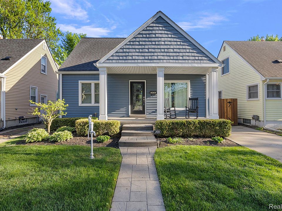 1st image of 2026 E Lincoln Ave
