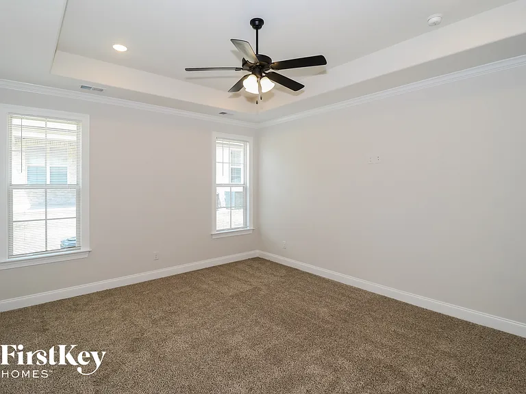 7406 Lost Grove Ln — Photo 9