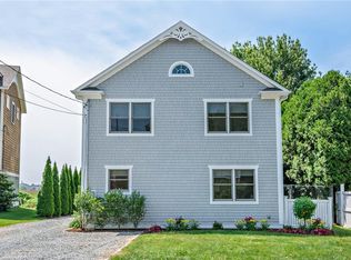 35 Lake Rd, Narragansett, RI 02882