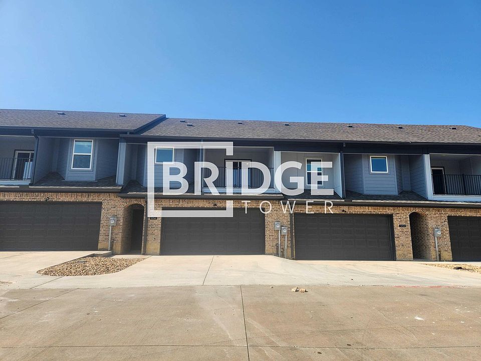 1st image of 1028 W Golden Ln