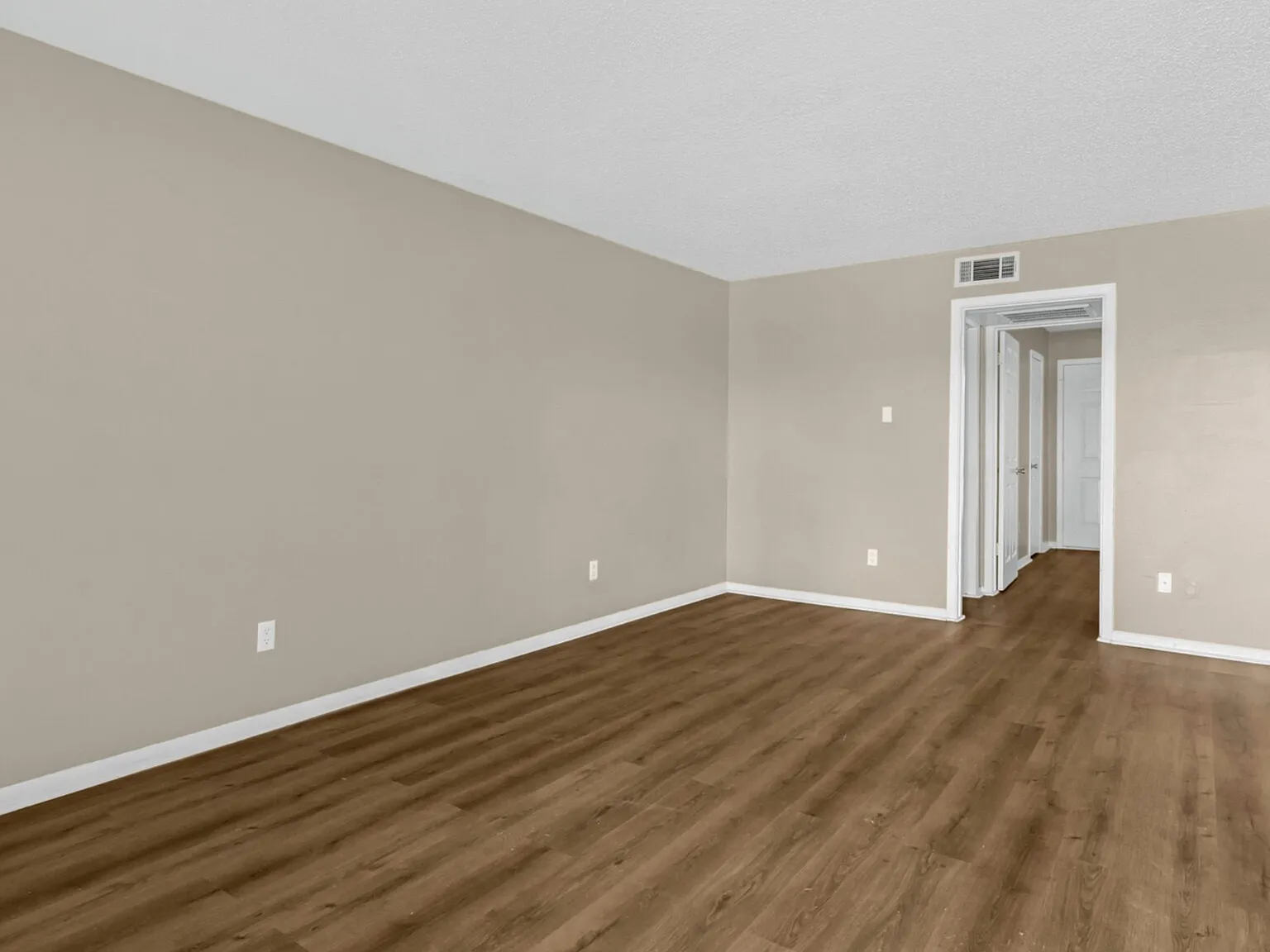 Hickory — Photo 4
