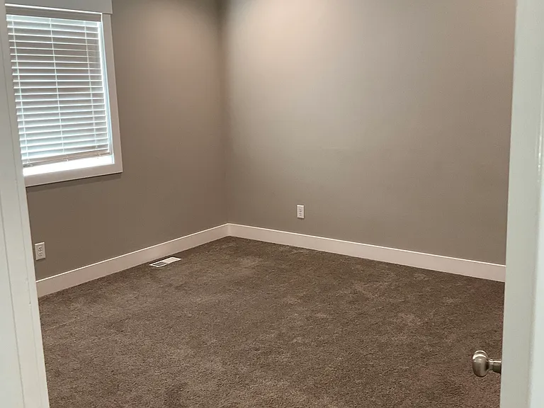 633 Lincoln St — Photo 11