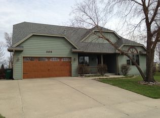 305 NE 13th St, Grimes, IA 50111